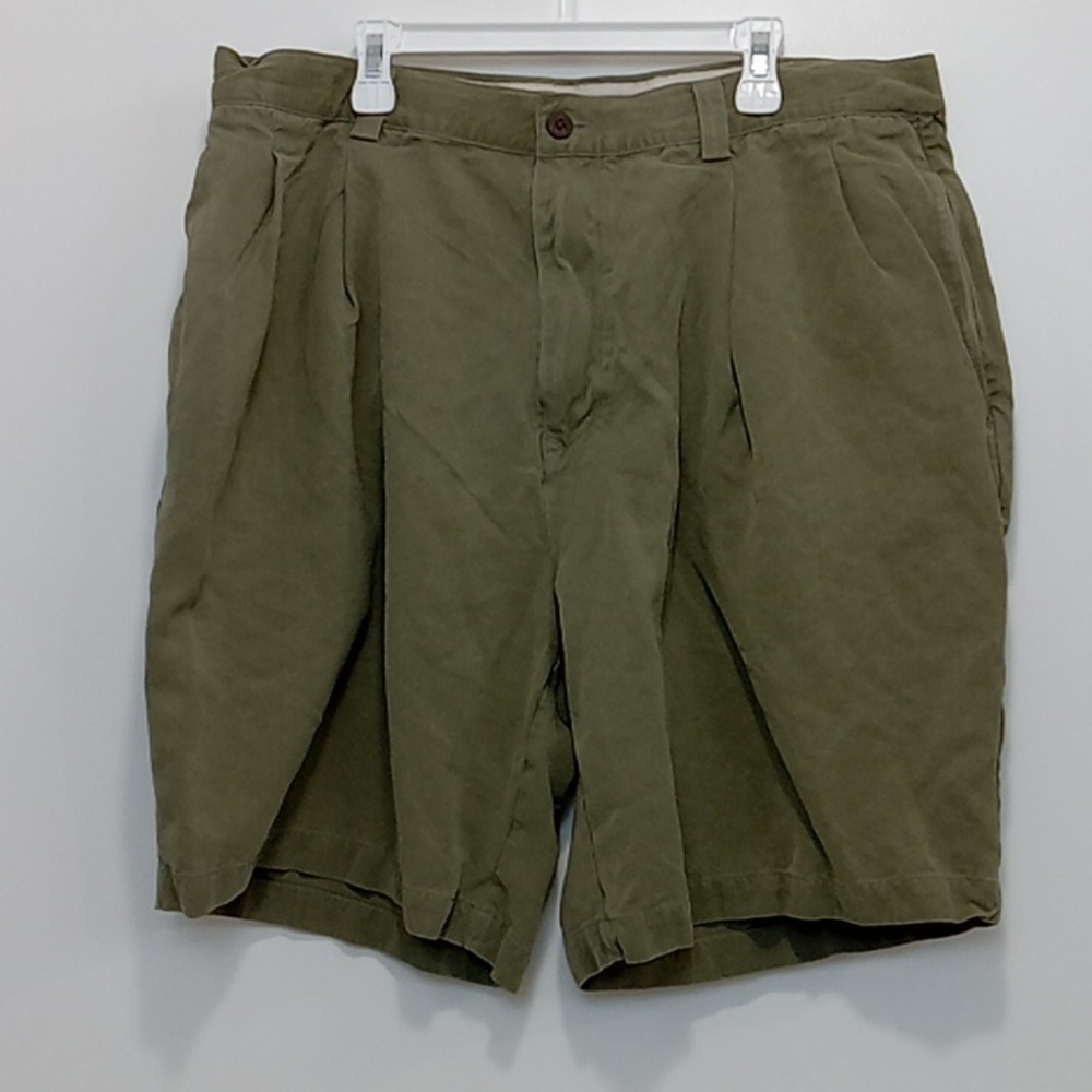 Tommy Bahama 100% Silk Golf Boat Shorts Green Men's Sz 36 Comfortable EUC NICE!